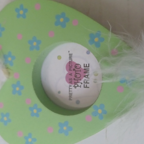 $4 Add-on Silly Heart Shaped Frame - Small Round Photo - Picture 4 of 10